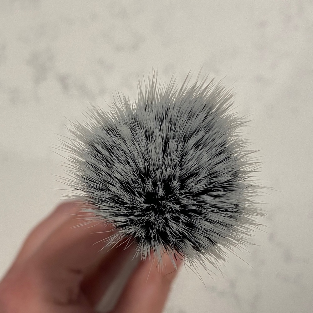 MAC Cosmetics 187 brush - Picture 4 of 5